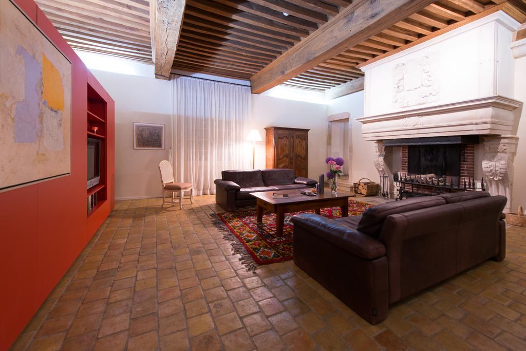 Hotel-Restaurant Le Chateau De Besseuil, Macon Nord - Teritoria Clessé Eksteriør billede