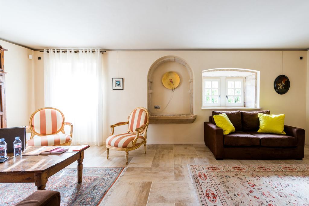 Hotel-Restaurant Le Chateau De Besseuil, Macon Nord - Teritoria Clessé Eksteriør billede